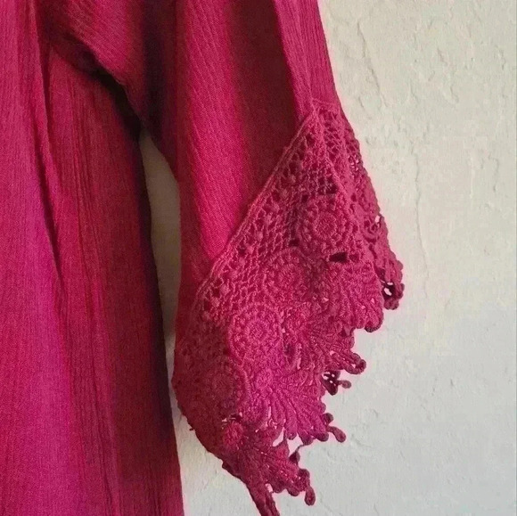 Naif burgundy red v-neck boho style shift dress size medium - Picture 3 of 12